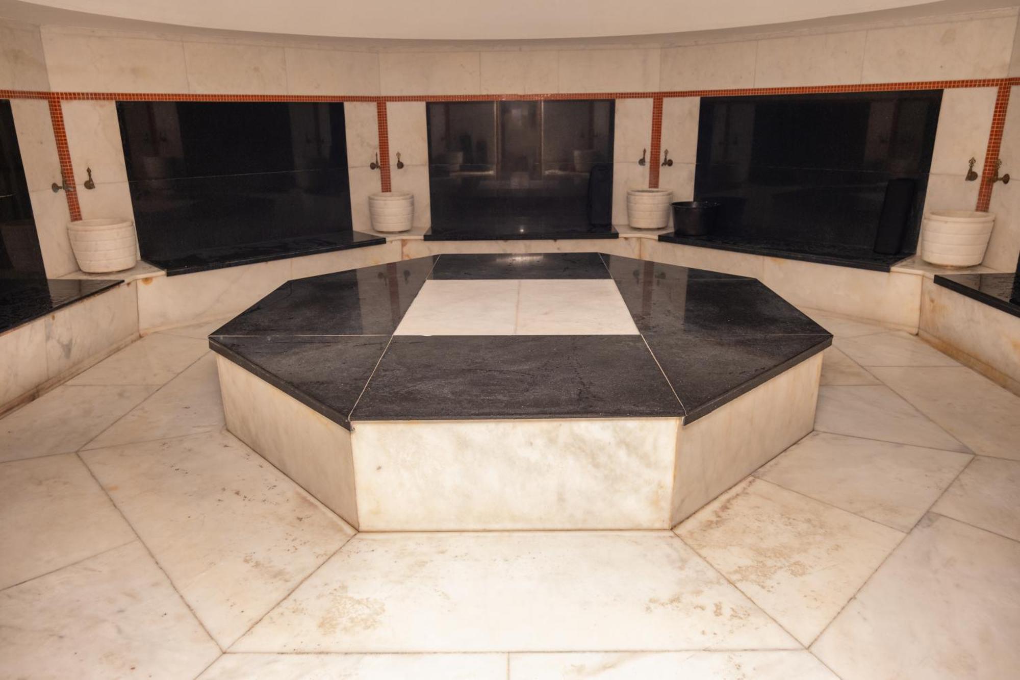 Aqi Pegasos Royal 5* Avsallar