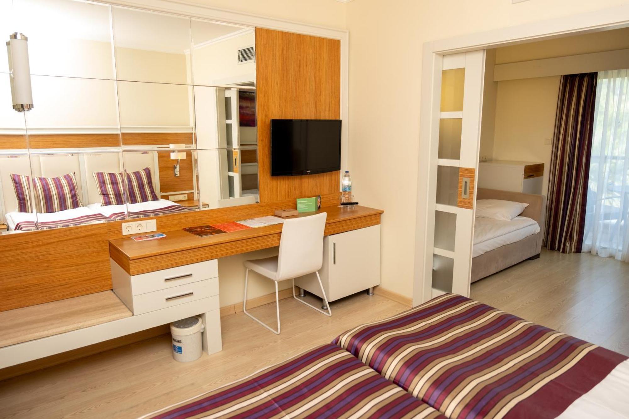 Hotel Aqi Pegasos Royal 5*